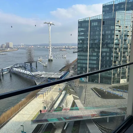 Luxury Apartment - 2 Minute Walk From The O2 Arena London Exterior photo